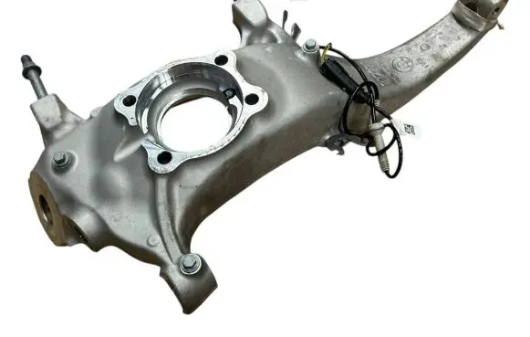 BMW M8 F93 Gran Coupe Front wheel hub spindle knuckle 7857012 31107857012