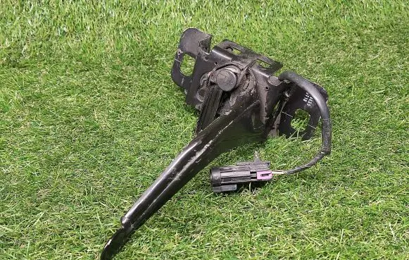 Buick Encore I Engine bonnet/hood lock/catch 42354435