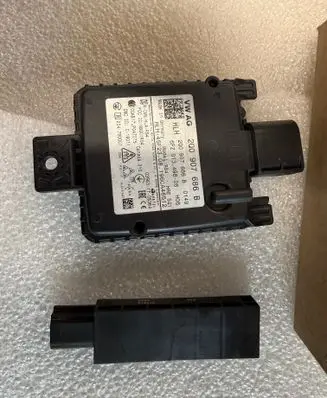 Volkswagen Golf VIII Distronic sensor radar 2Q0907686B 6PZ01349806