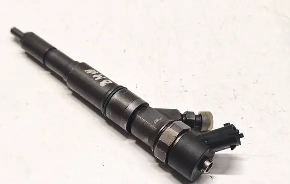 BMW 5 E39 Fuel injector 7785984