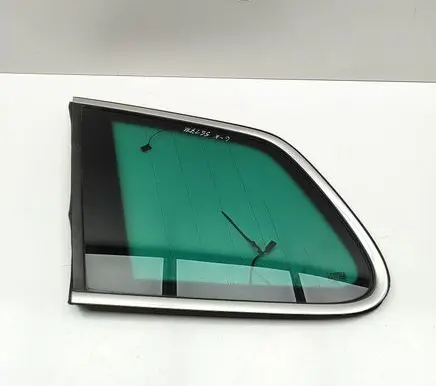 Volkswagen Touareg II Rear side window 7P6845297