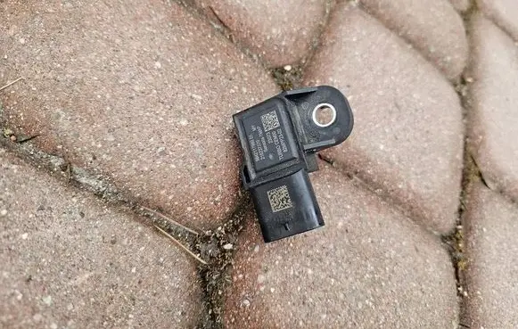 Opel Mokka B Air pressure sensor 9842117980
