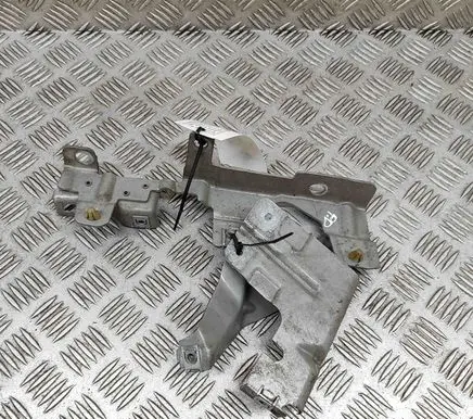 Fender mounting bracket
