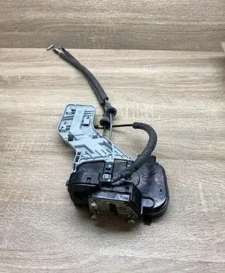 Hyundai Sonata Rear door lock 814103S000 C61367B