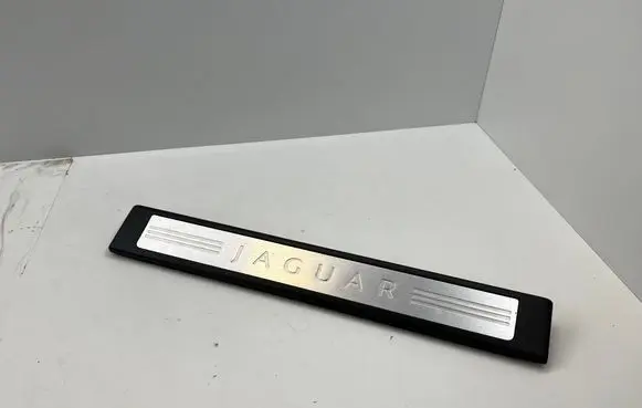 Jaguar XF X250 Front sill trim cover 8X2313201AF