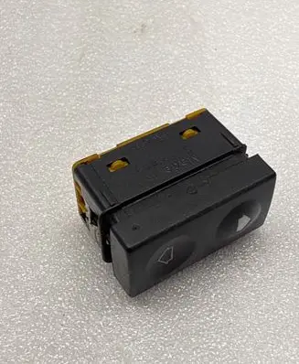 BMW 3 E36 Electric window control switch 8368941