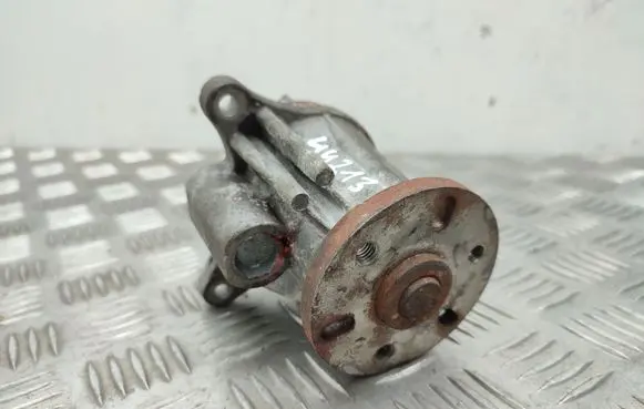 Land Rover Discovery 3 - LR3 Water pump