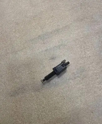 Audi A8 S8 D2 4D Brake pedal sensor switch 811907