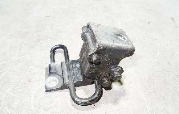 Audi Q7 4L Rear door lower hinge 4L0833411A