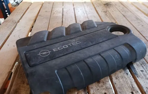 Engine cover (trim)