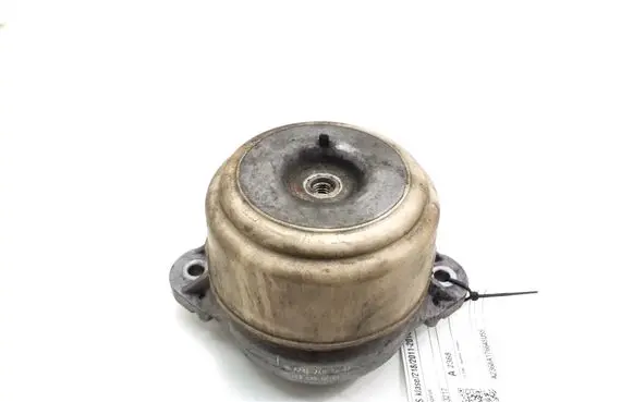 Mercedes-Benz CLS C218 X218 Engine mount bracket A2122403217