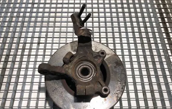 Renault Master II Front wheel hub spindle knuckle 