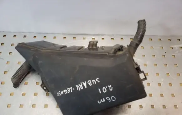 Subaru Legacy Fuse module MB502010B