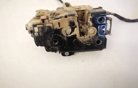 Skoda Fabia Mk1 (6Y) Rear door lock 3B4839015AN