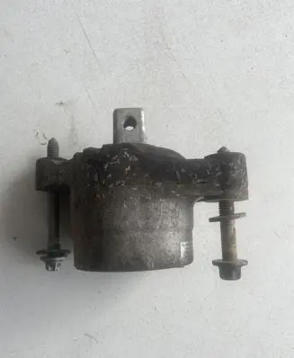 Maserati Ghibli Engine mount bracket 06700048700