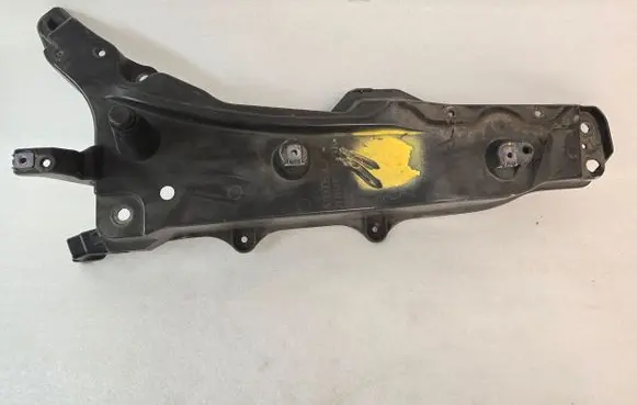 Volvo XC90 Fender mounting bracket 31391777