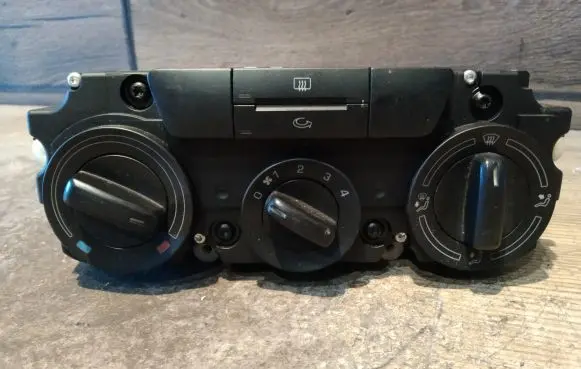 Skoda Octavia Mk2 (1Z) Climate control unit