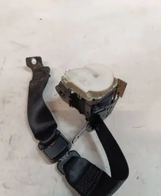 BMW 5 E60 E61 Rear seatbelt 33005895