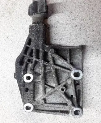 Honda Civic Engine mounting bracket