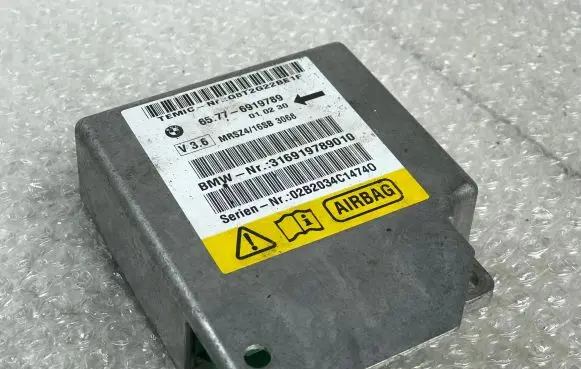 BMW 5 E39 Airbag control unit/module 6919789