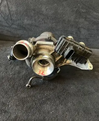 BMW 5 F10 F11 Turbo 8517452 12012301688