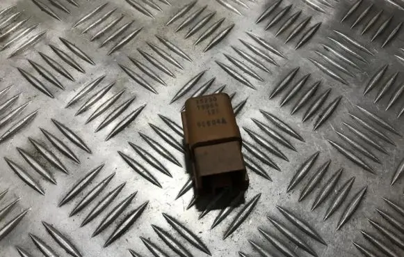 Nissan Almera Other relay 2523079964 90604a
