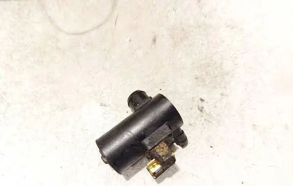Suzuki Grand Vitara II Windscreen/windshield washer pump