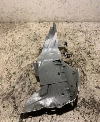 Volvo XC40 Fender mounting bracket 31457751