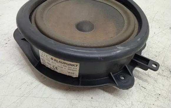 Audi A3 S3 8P Front door speaker 8P0035411