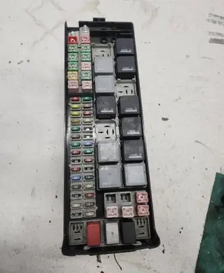 Land Rover Discovery 3 - LR3 Fuse module M0D02 04060580232U
