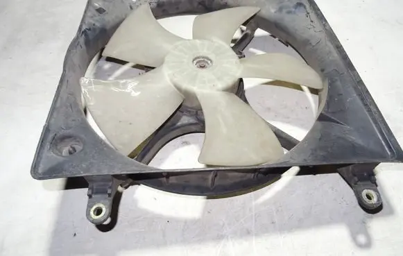 Mitsubishi Galant Electric radiator cooling fan 4993003041