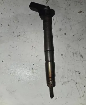 Audi A6 S6 C6 4F Fuel injector 059130277AJ