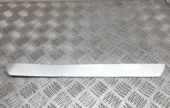 Opel Astra H Front sill trim cover 13243521
