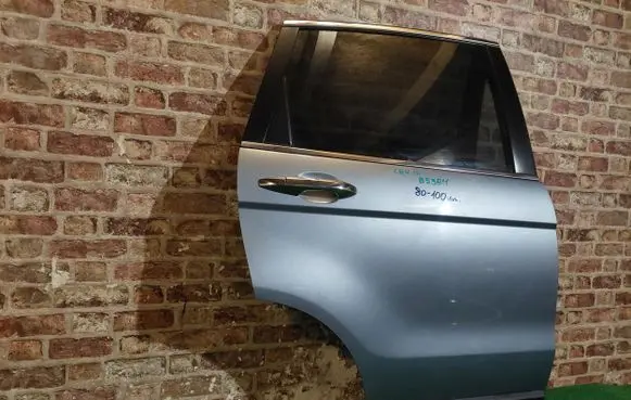 Honda CR-V Front door