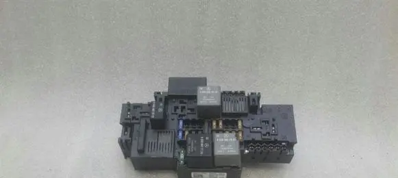 Mercedes-Benz C W205 Fuse module A2229063202