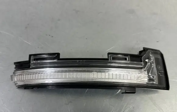 Volkswagen Touareg III Mirror indicator light 760949102
