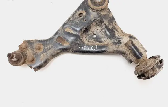 Mercedes-Benz Vito Viano W447 Front lower control arm/wishbone A4473301507