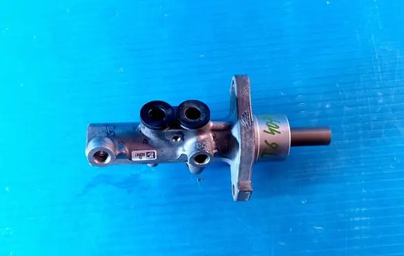 Volkswagen Transporter - Caravelle T6 Master brake cylinder 1K0945459C