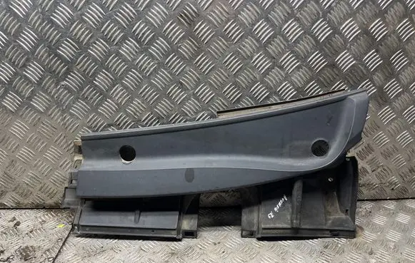 Toyota Avensis T270 Wiper trim 5578205070