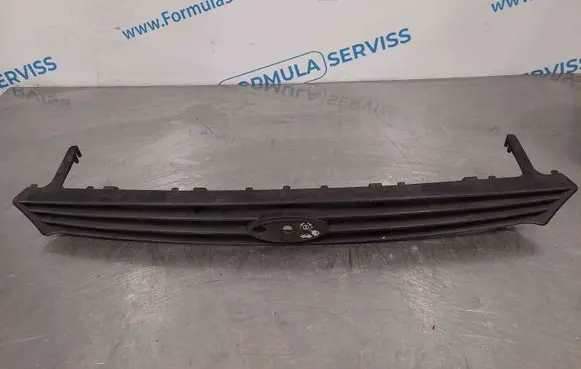 Ford Focus Front grill A31042