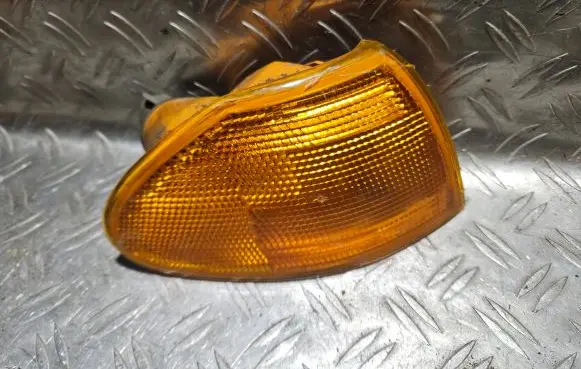 Opel Astra F Front indicator light 182069B