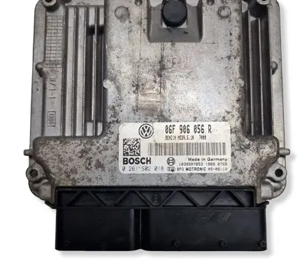 Skoda Octavia Mk2 (1Z) Engine control unit/module 06F906056R 0261S02018