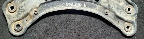 Volvo V70 Muffler mount bracket/holder 