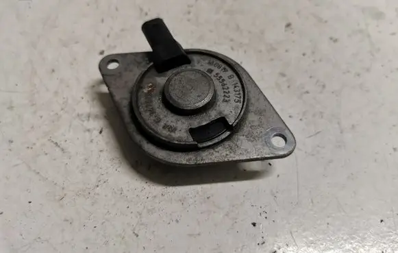Buick Encore I Valve oil control 55562223