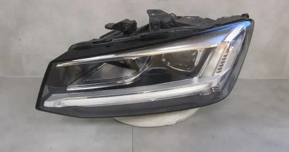 Audi Q2 - Headlight/headlamp 81A941033 90083596