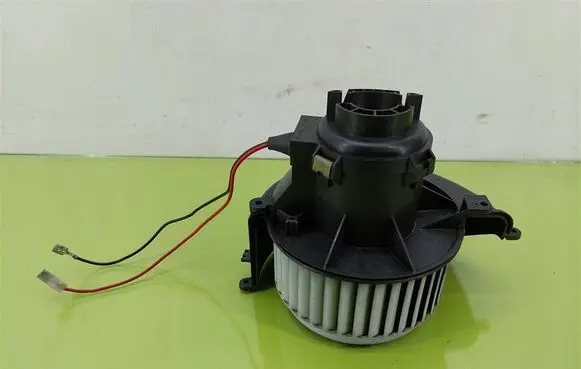 Opel Astra L Heater fan/blower 52407543