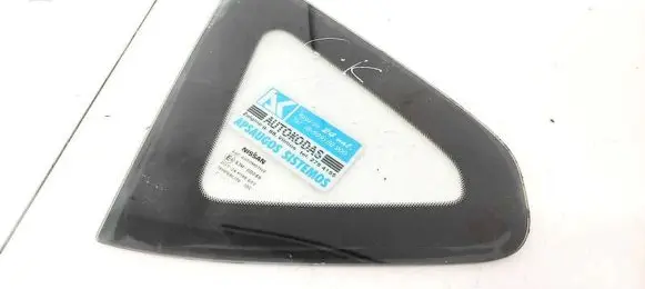 Nissan Qashqai Rear side window AS2