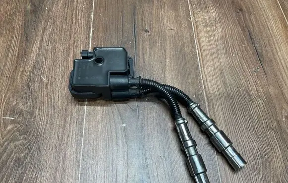 Mercedes-Benz SL R129 High voltage ignition coil A0001587303