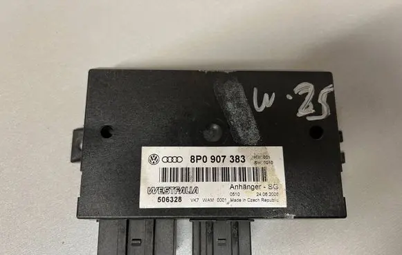 Volkswagen Golf V Tow bar trailer control unit/module 8P0907383 506328