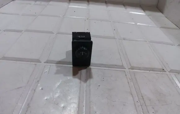 Nissan Almera N16 Wing mirror switch